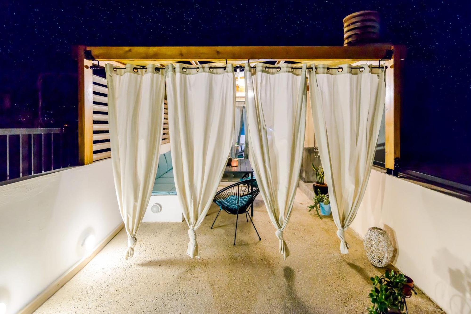 Lucy In The Sky With Diamonds Apartamento Calamata Exterior foto